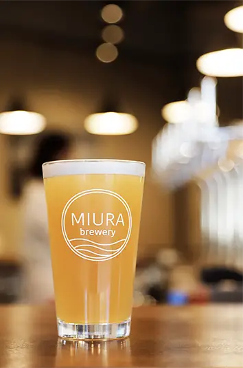 グラスに入ったビール イメージ